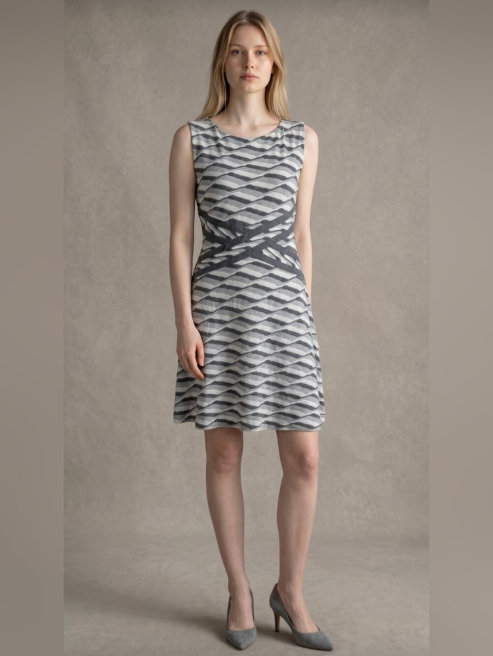 ANN TAYLOR LOFT! SHADES OF GRAY & WHITE "WATERY WAVES" STRETCH KNIT DRESS! SZ 16